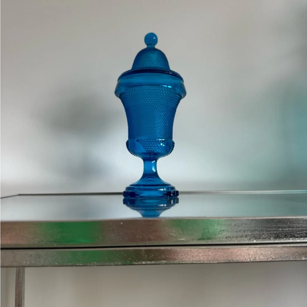 Vintage L.E. smith turquoise blue footed apothecary jar with lid
